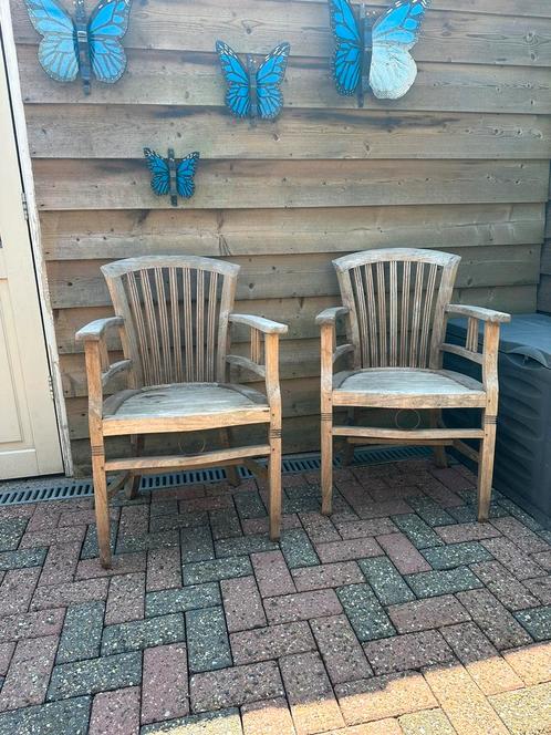 2 houten tuin stoelen met tafel