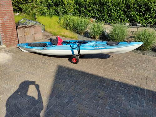2 kayaks te koop andere is alles hetzelfde als op foto