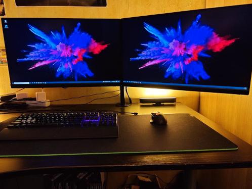 2 monitoren met Monitor arm te koop