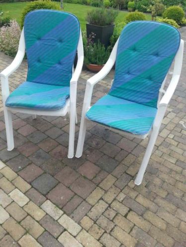 2 mooie goed onderhouden hartman tuinstoelen met kussens