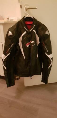 2 motorpakken en laarzen segura dainese sidi semoen