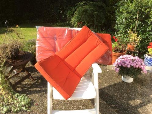 2 nieuwe tuinkussens