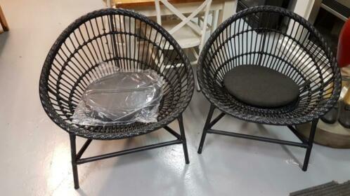 2 nieuwe zwart rotan rieten tuinstoelen fauteuils met kussen