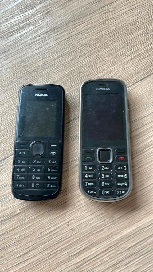 2 oude Nokia telefoons