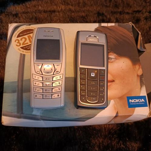 2 oude Nokia telefoons.