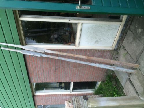 2 roeispanen  roeiriemen hout