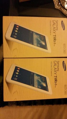 2 samsung tablets in doos