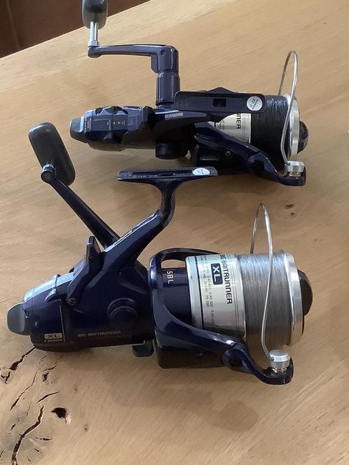 2 Shimano molens big baitrunner xl plus 2 spoelen