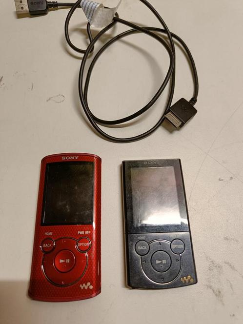 2 Sony Walkman mp3 mp4 speler NWZ-E443 en E463