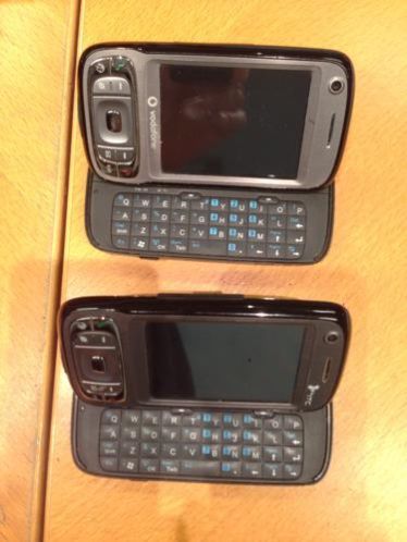 2 stuks HTC Kaiser plus lader voor onderdelen of export