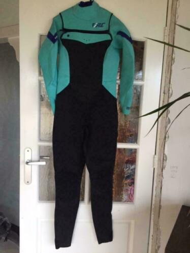 2 Wetsuits (manvr) Prolimit Highback 40M  Mystic M