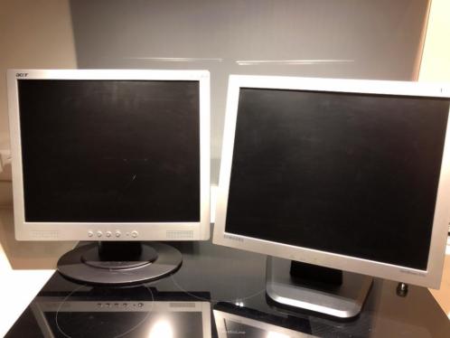 2 X 19 Inch LCD Monitor Samsung en Acer Zilver en Zwart