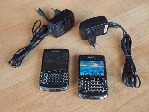  2 x Blackberry Bold 9700