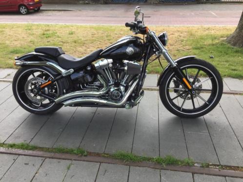 2 X Harley Breakout 2015 2700 km amp 2015 760 km