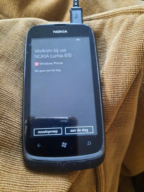 2 x Nokia en 1 LG klap telefoontoestel