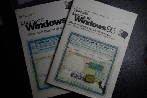 2 x Windows 95 boekje met installatiecode.