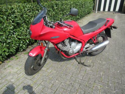 2 x Yamaha Diversion xj 600 ROOD en GROEN