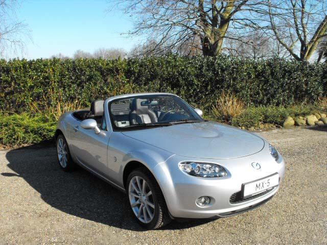 20 Mazda MX 5 op voorraad. 2e Paasdag geopend.