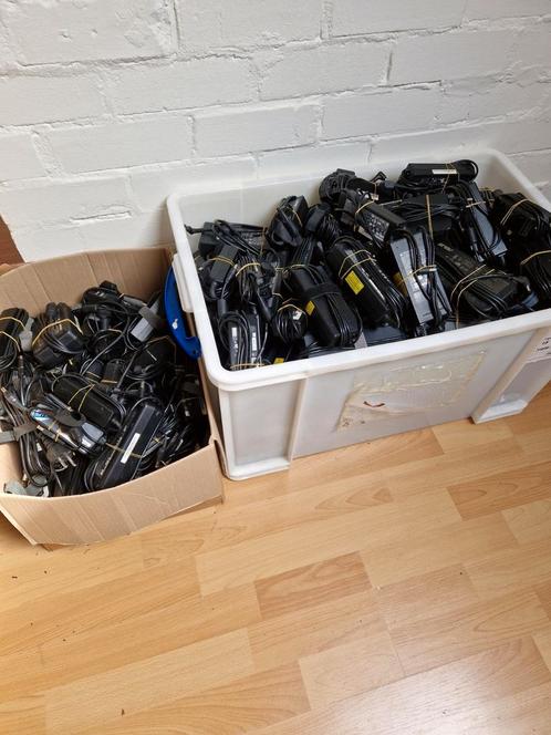 200 opladers laptops