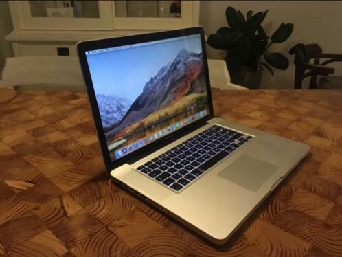 2010 MacBook Pro 15 2.66Ghz i7 met SSD en nieuwe accu