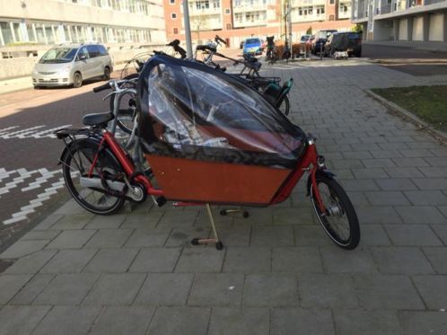 2014 bakfiets nl long. 6 ma oud. Met regenhuif. 