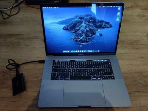 2017 MacBook Pro 15034 (Touch Bar) Space Grey 512GB, 2.9GHz