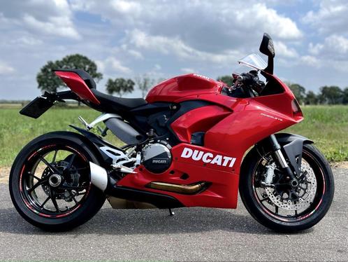 2020 Ducati Panigale V2  17.800 km  15.900