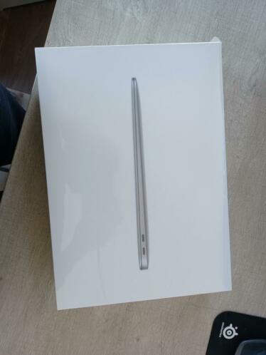 2020 Macbook air. Nieuw in doos. 265SSD