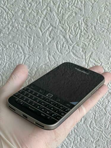 2020 model BlackBerry Classic 16 GB. SQC100-1.