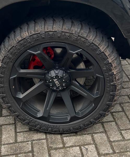 22 inch Dodge ram 2021 wielen met bijna nieuwe banden