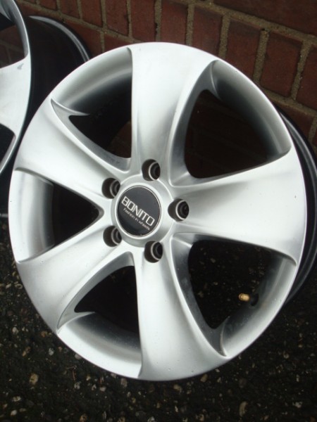 16 Inch Bonito Velgen Steek 5x114,3 5x115