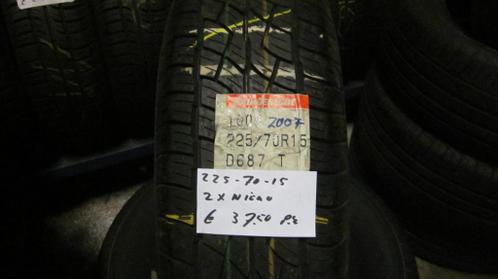 225 70 15 Bridgestone Dueler HT 687 zomer banden