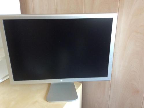23 Apple Cinema Display monitor