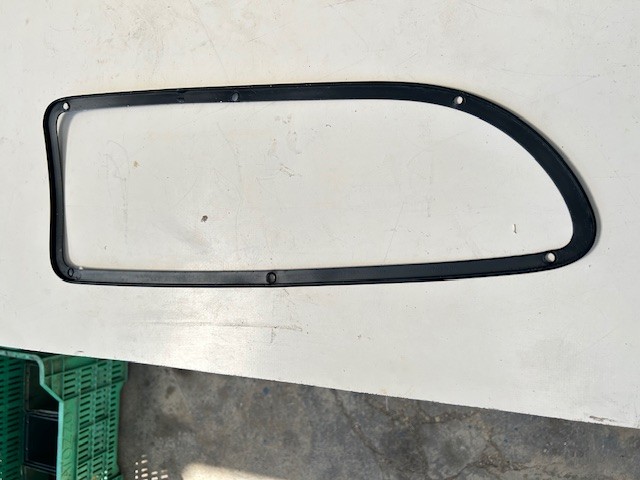 Front grills for Maserati Indy