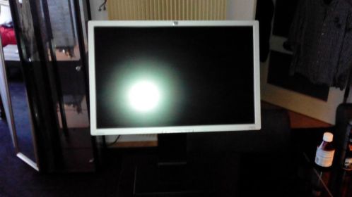 24 Inch HP Monitor  Instelbare monitorsteun