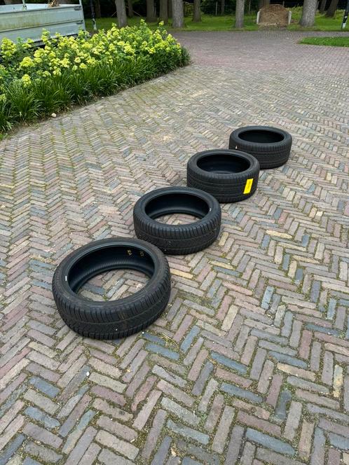 24540R20 en 27535R20 Pirelli Sottozero 3 Winterbanden