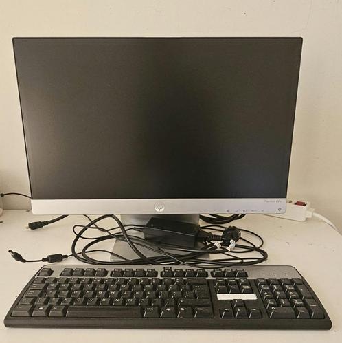 24inch HP Monitor with Keyboard