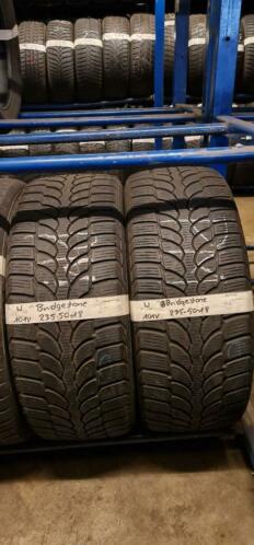 2x 235-50-18 Bridgestone Winter 5.6mm 35 Per Band 235 50 18