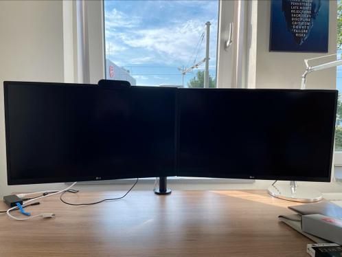 2x 27 LG 4K monitor (LG 27UL500) inclusief monitorarm