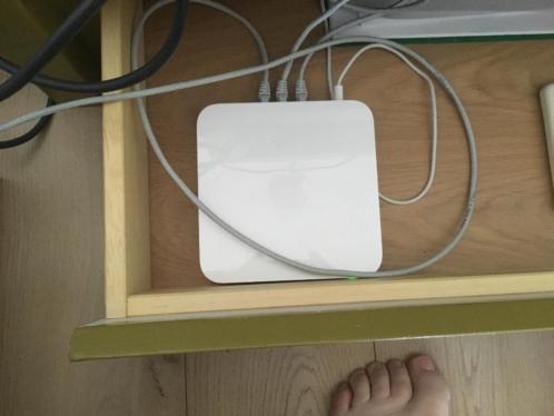 2x airport extreme 4de generatie A1408
