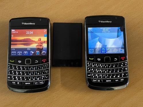 2x Blackberry Bold 9700