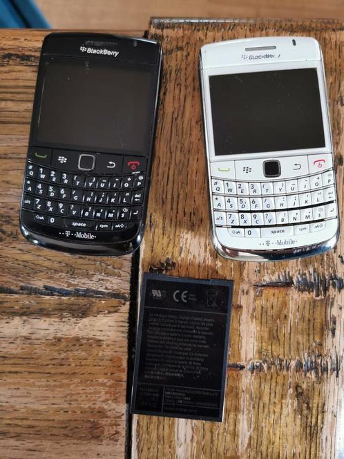 2x Blackberry bold 9780 wit en zwart met 1 batterij