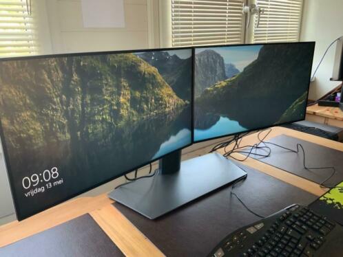 2x Dell Ultrasharp U2722D Monitoren met Dell MPS19 Standaard