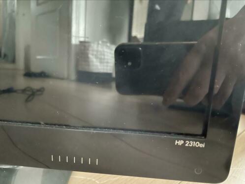 2x HP monitor 22  23