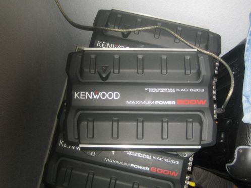 2x Kenwood KAC-6203 versterkers