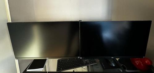 2x LG 27UL600 met speciale mount voor beide monitoren