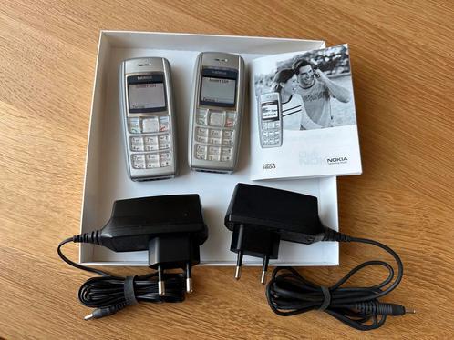 2x Nokia 1600 silver mobile telefoons z.g.a.n.