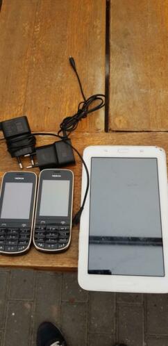 2x Nokia telefoon 1x samsung tablet