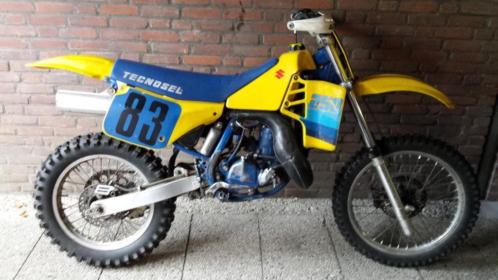 2x suzuki rm250, 1x husqvarna 1989 250cc