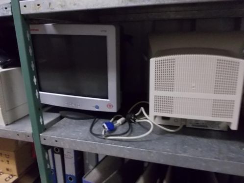 3 Compaq CRT monitoren te koop